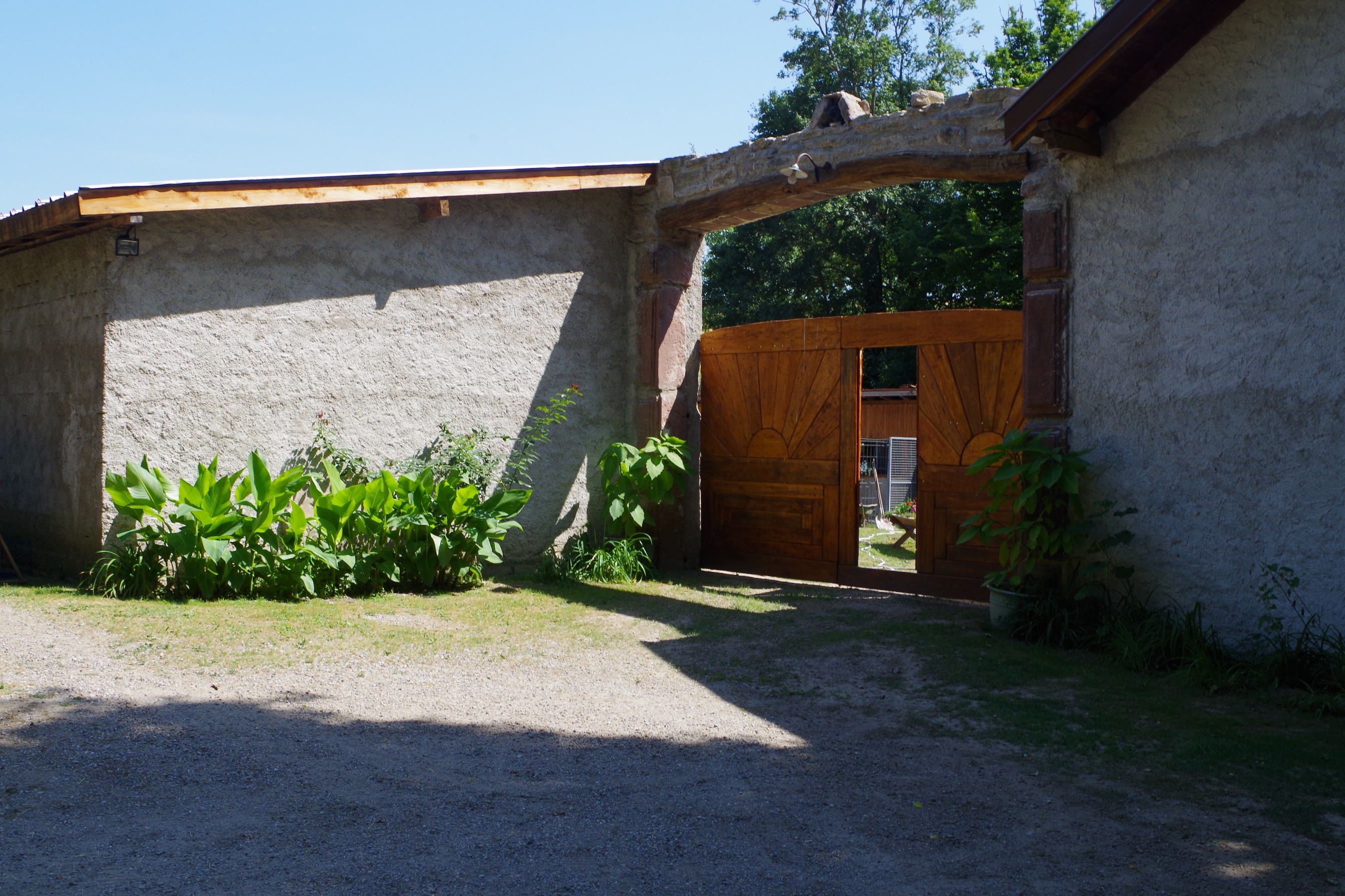 Entrée Chenils sécurisée